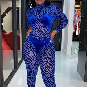 Guswoo jumpsuit size xs never worn